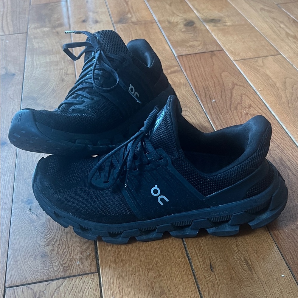 Women’s Black On Running Shoes CloudSwift